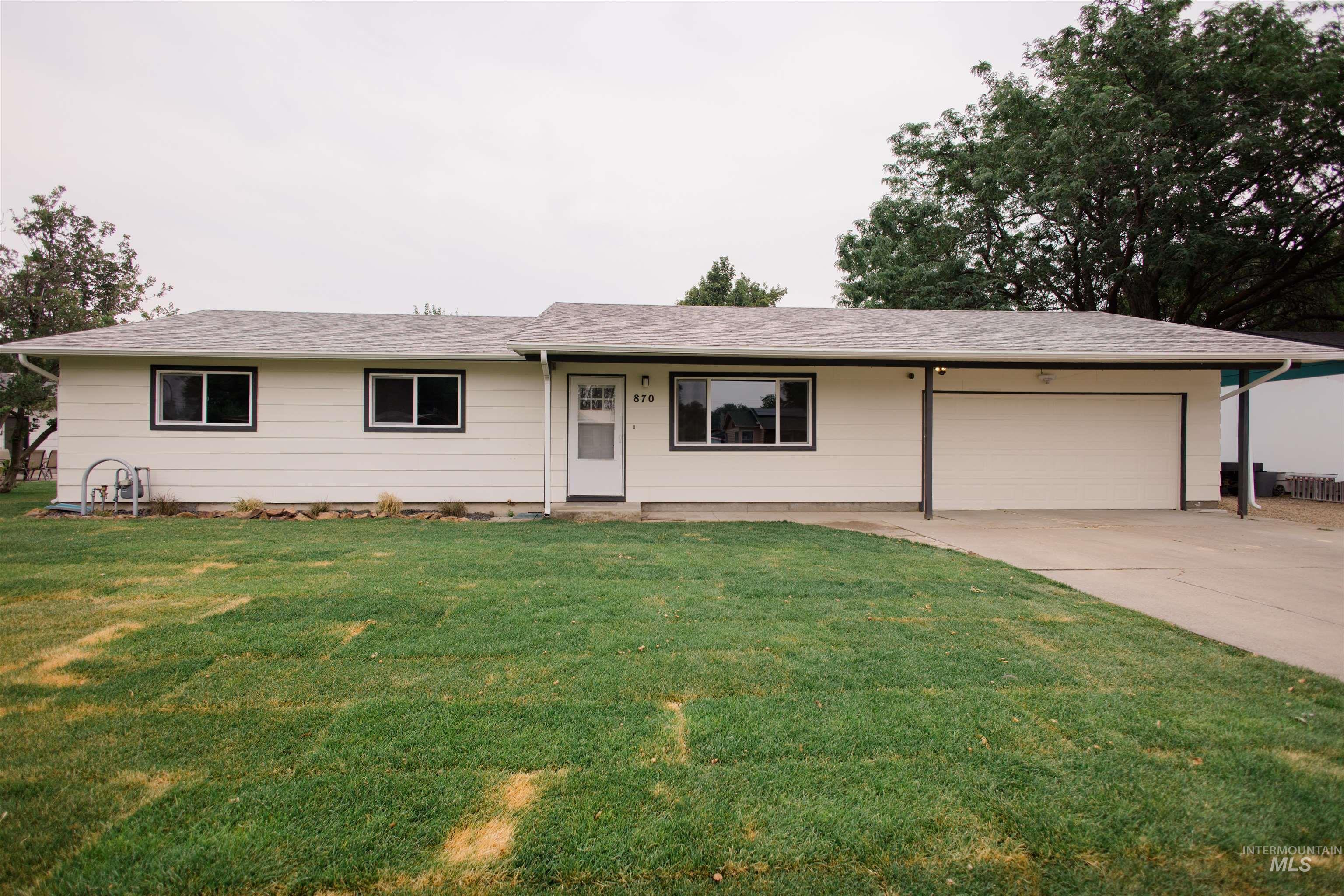 870 N 10th E Property Photo 1