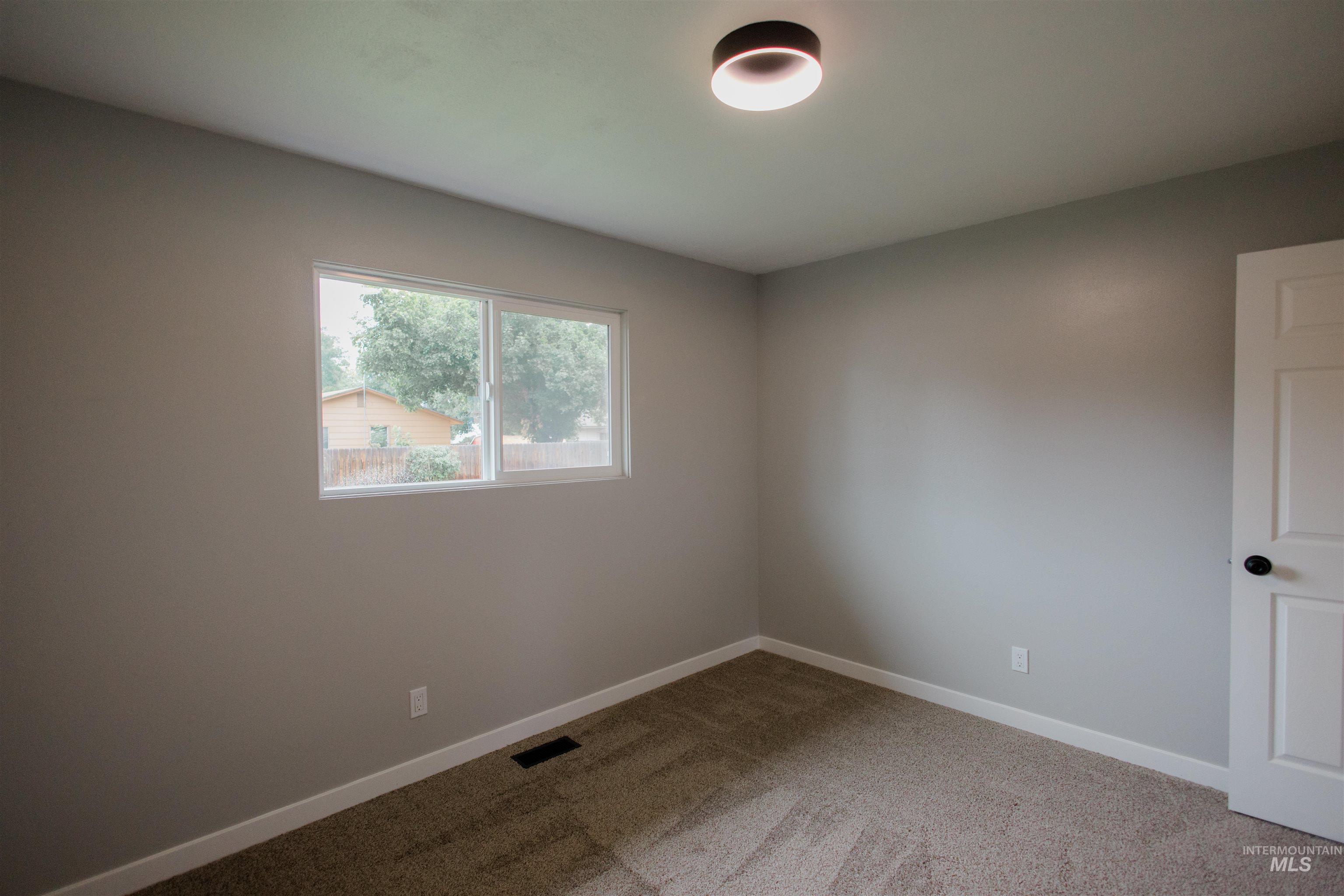 870 N 10th E Property Photo 19