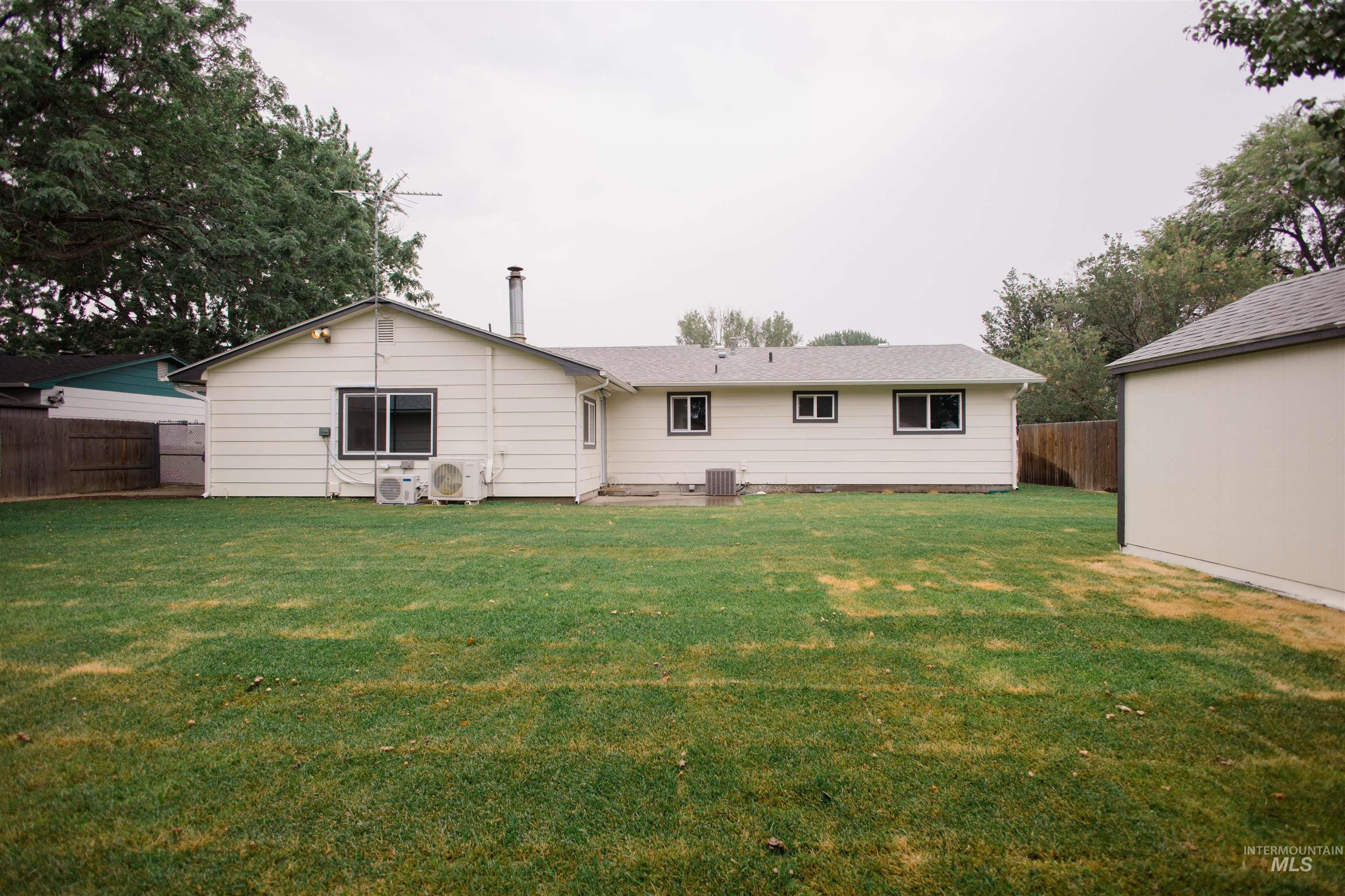 870 N 10th E Property Photo 32