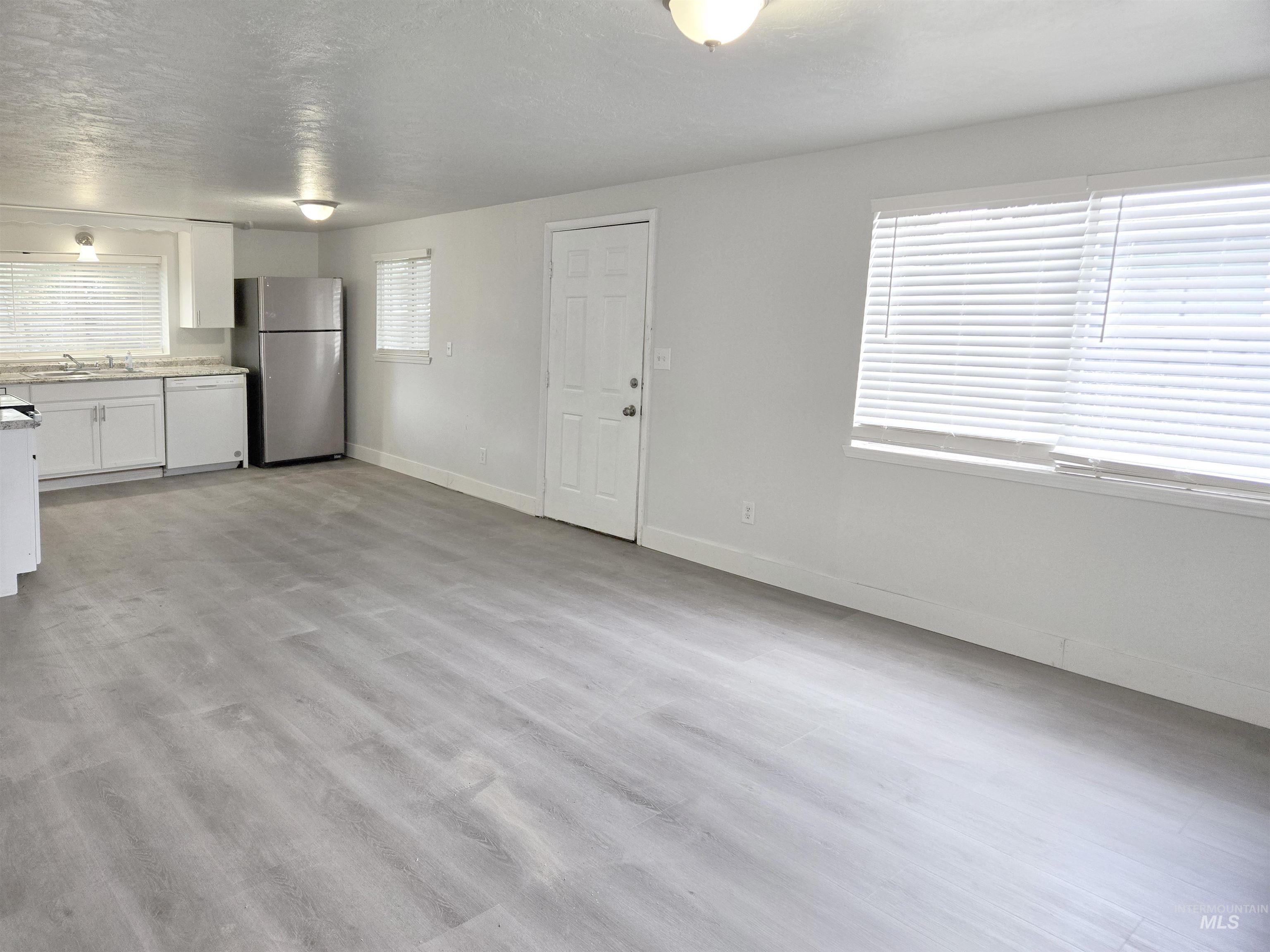 3844 Jason Ave Property Photo 14