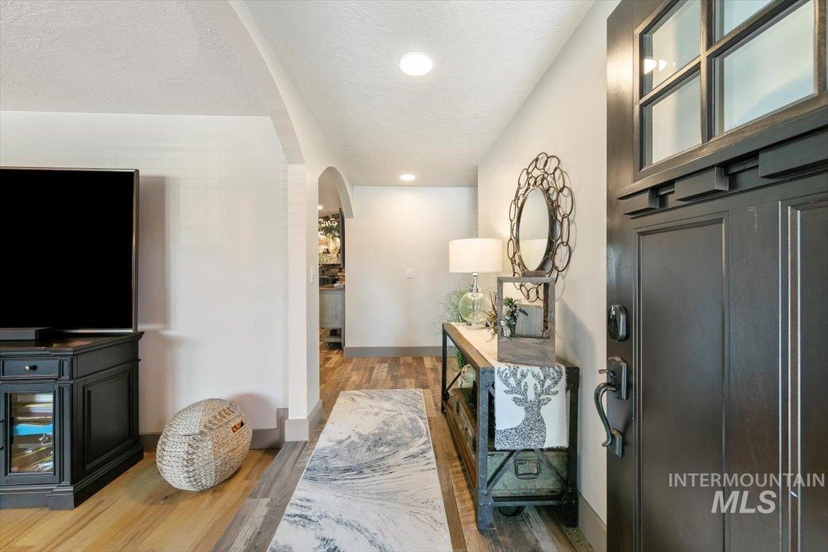 2845 S Chinkapin Ave Property Photo 3