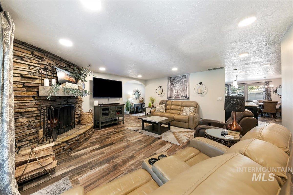 2845 S Chinkapin Ave Property Photo 15