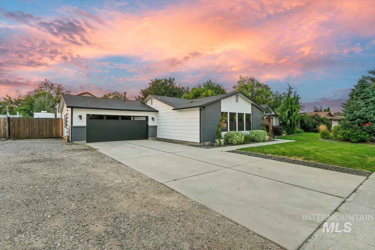2845 S Chinkapin Ave Property Photo 29