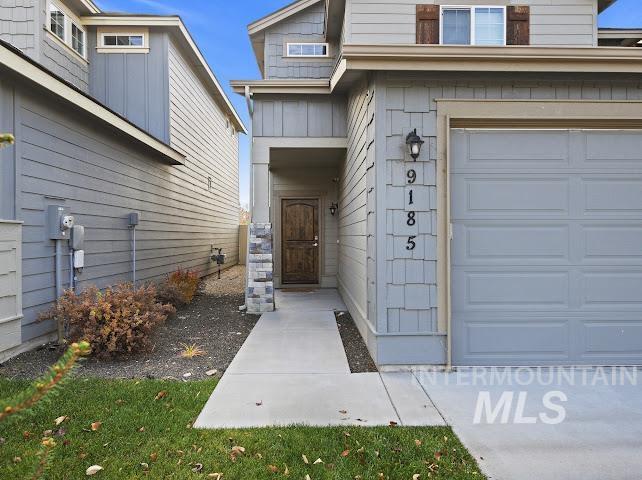 9185 W Tillamook Dr Property Photo 2