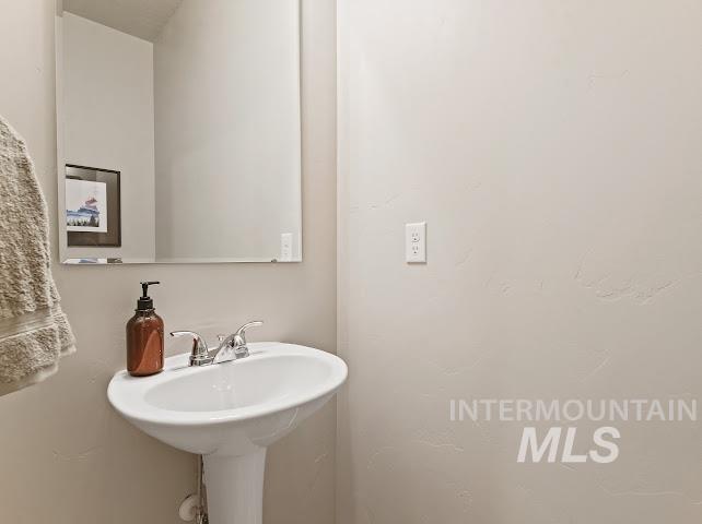 9185 W Tillamook Dr Property Photo 8