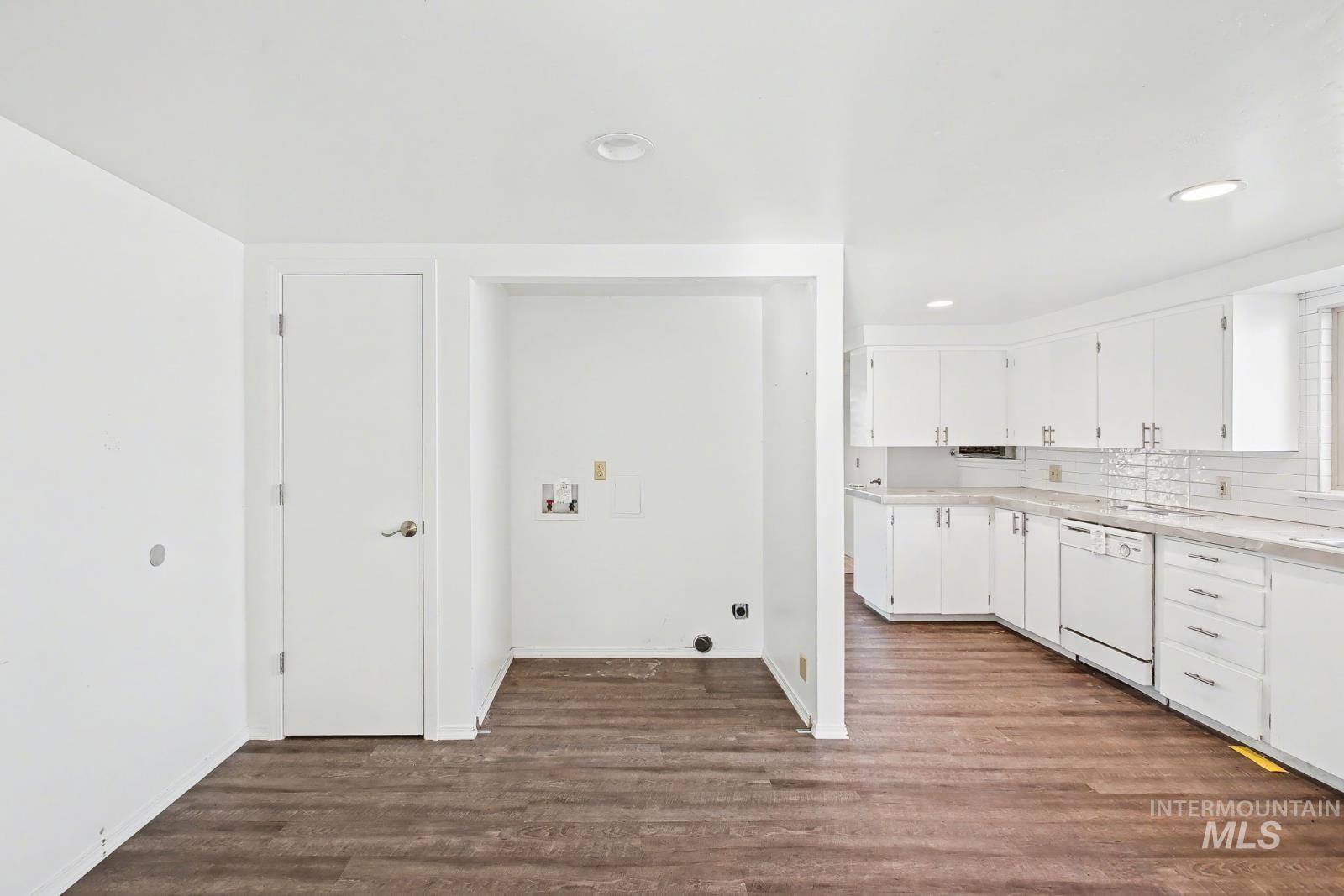 1830 Columbia Street Property Photo 10