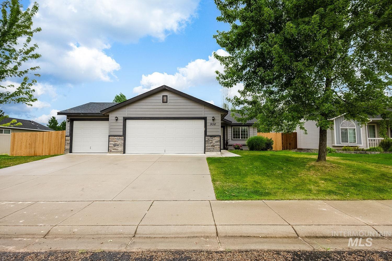 956 S Hebgon Lake Ave Property Photo 1