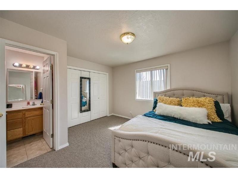 7919 And 7921 W Colehaven Ct Property Photo 20