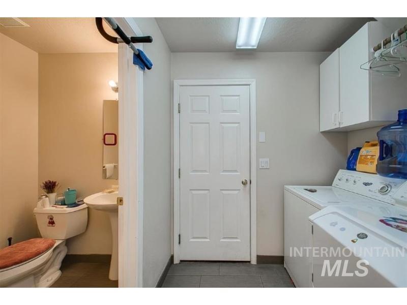 7919 And 7921 W Colehaven Ct Property Photo 37