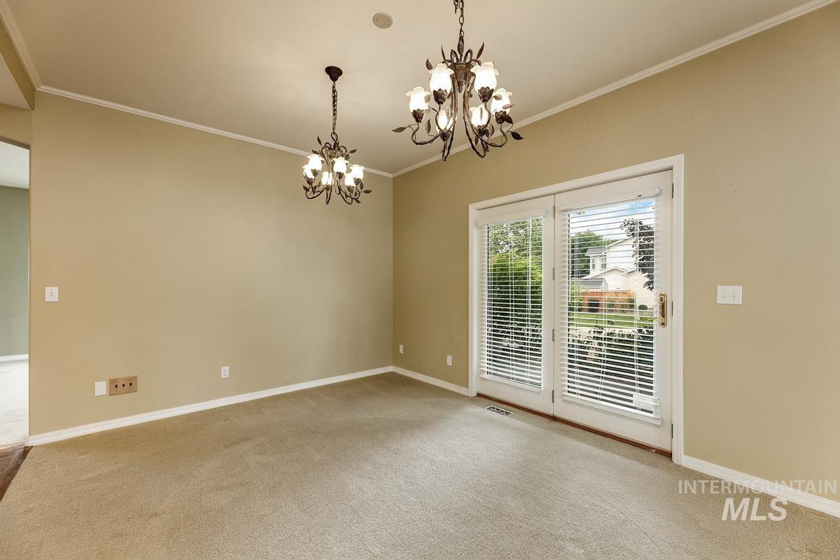 963 E Kingsford Dr Property Photo 11