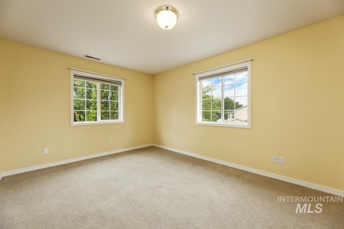 963 E Kingsford Dr Property Photo 24