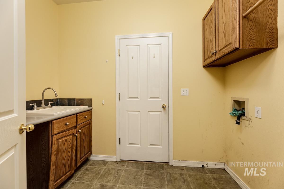 963 E Kingsford Dr Property Photo 32