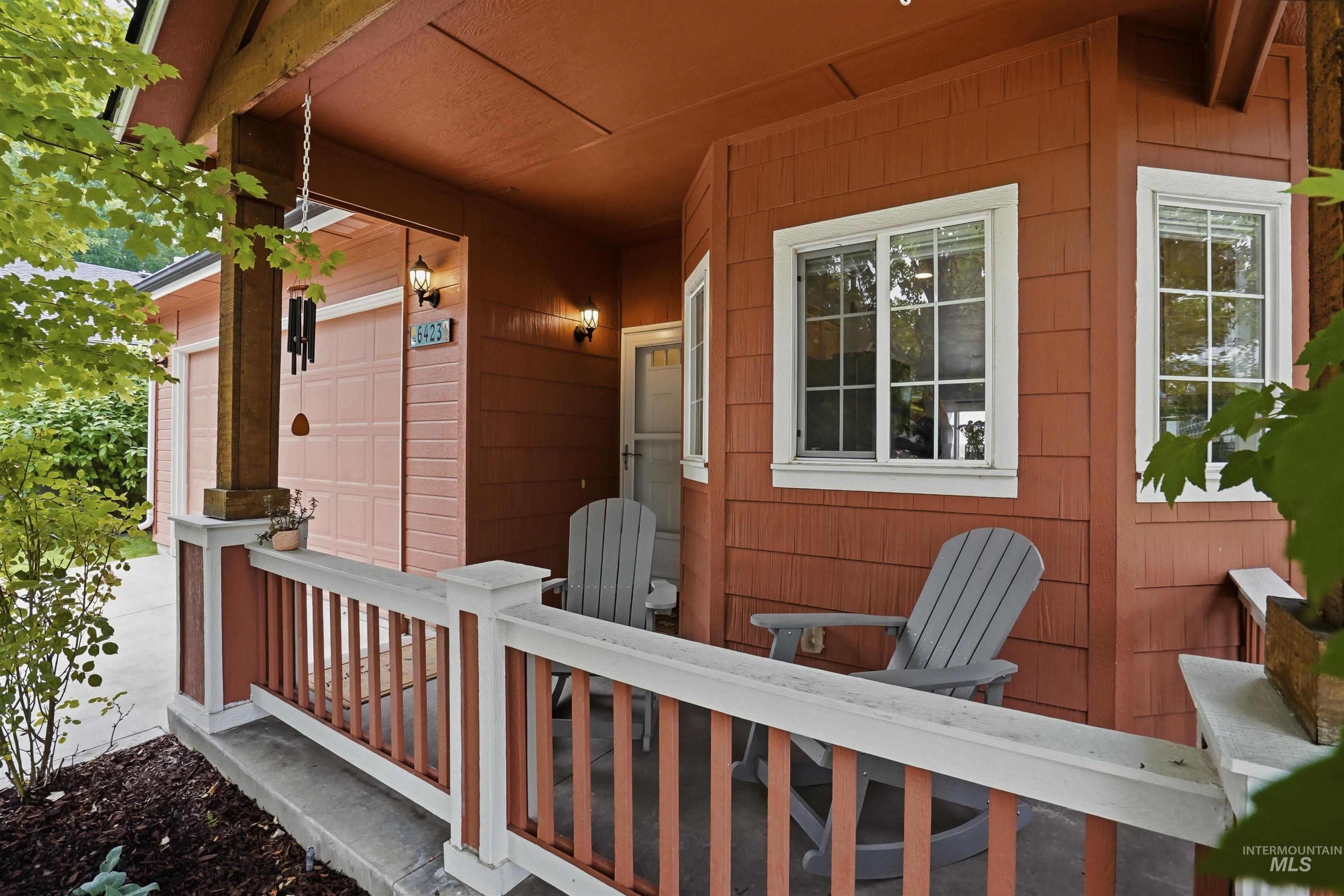 6423 W Battlement Dr Property Photo 2