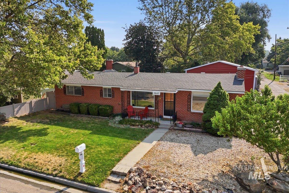 2607 S Montana Property Photo 1