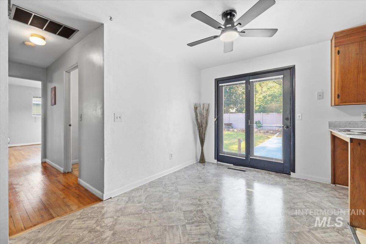 2607 S Montana Property Photo 18