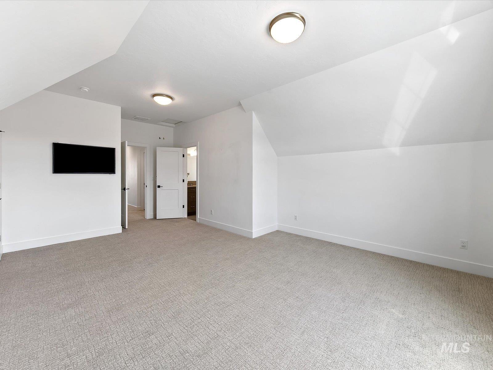 2546 N Heirloom Ave Property Photo 40
