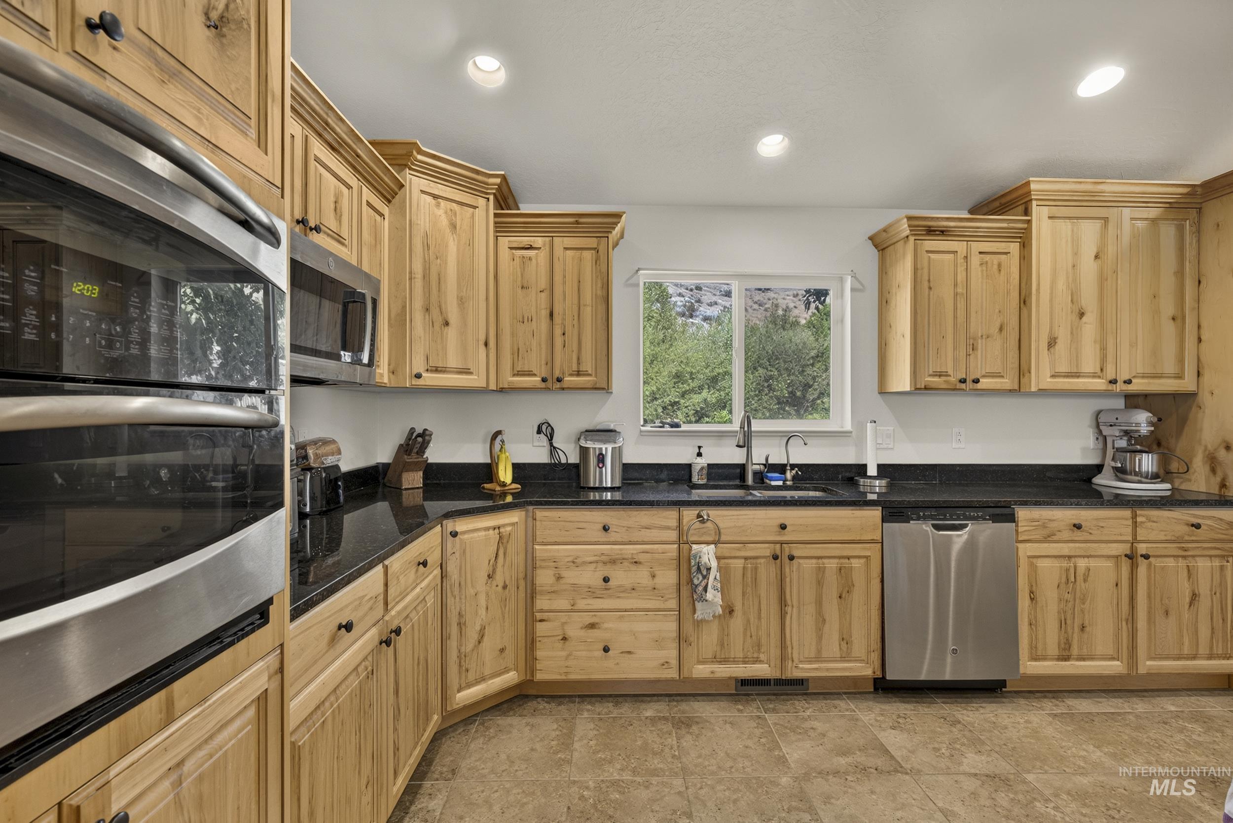 1457 E 4600 N Property Photo 3