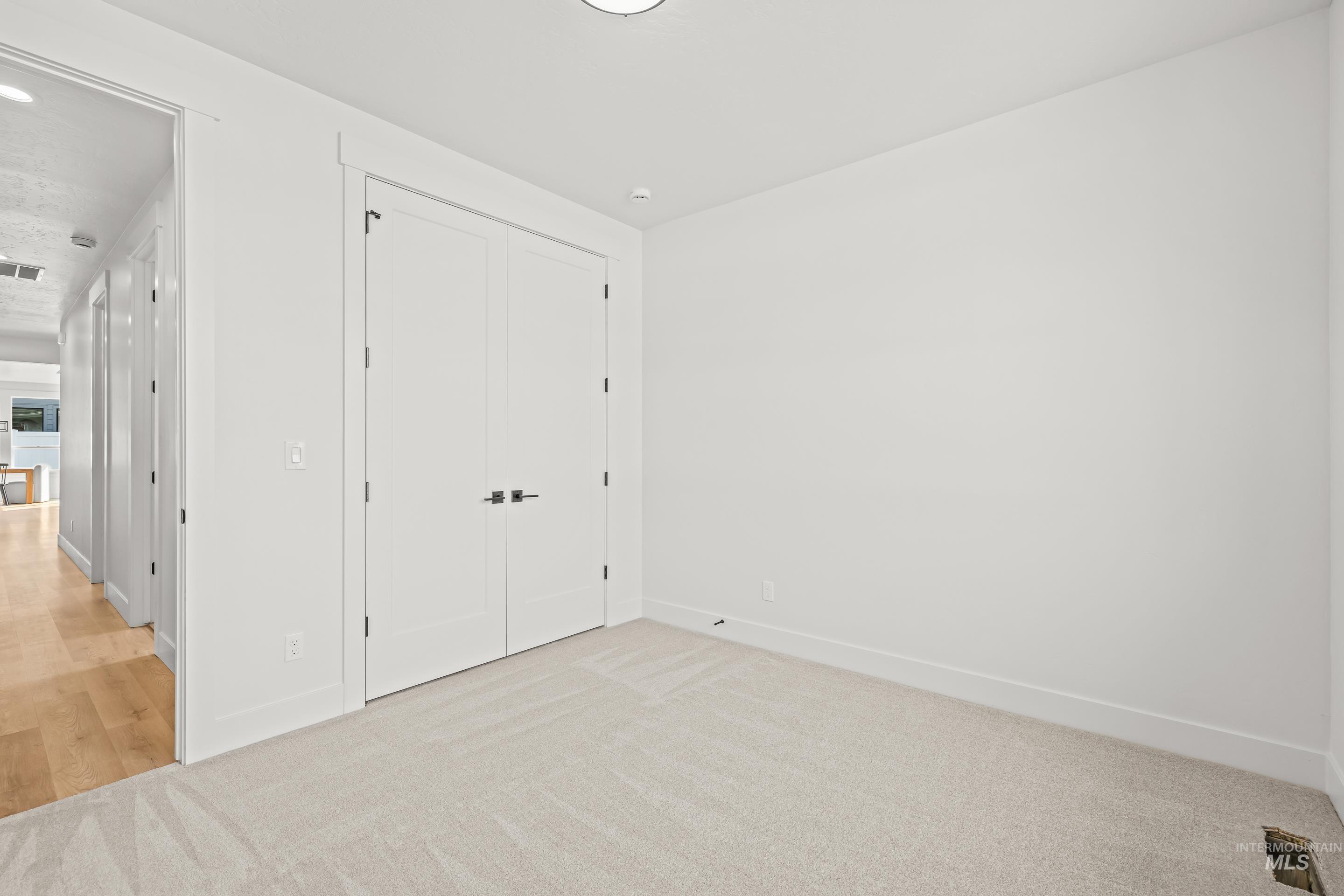 530 Mountain Loop Rd Property Photo 29