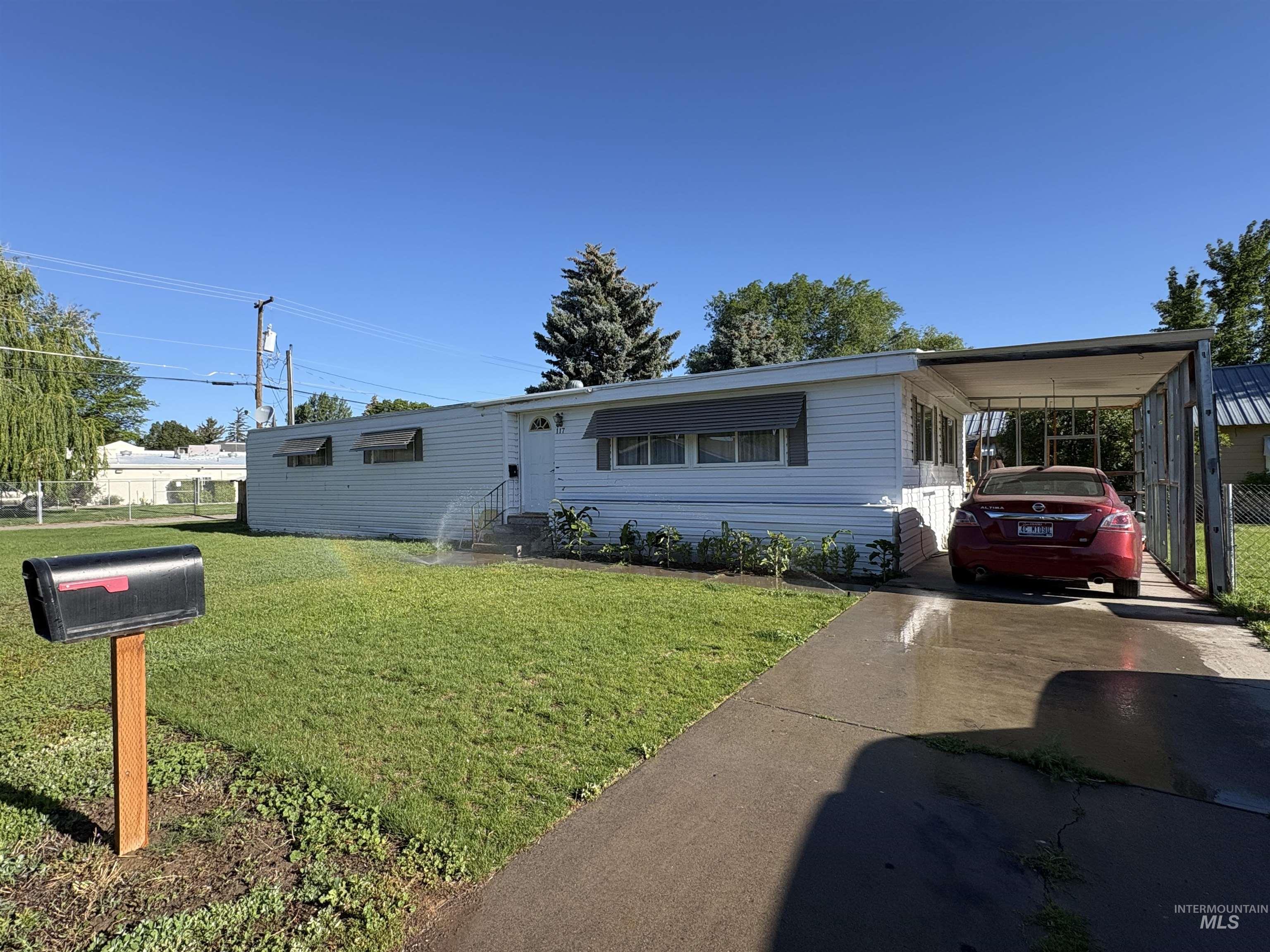 117 E 5th Street Property Photo 2