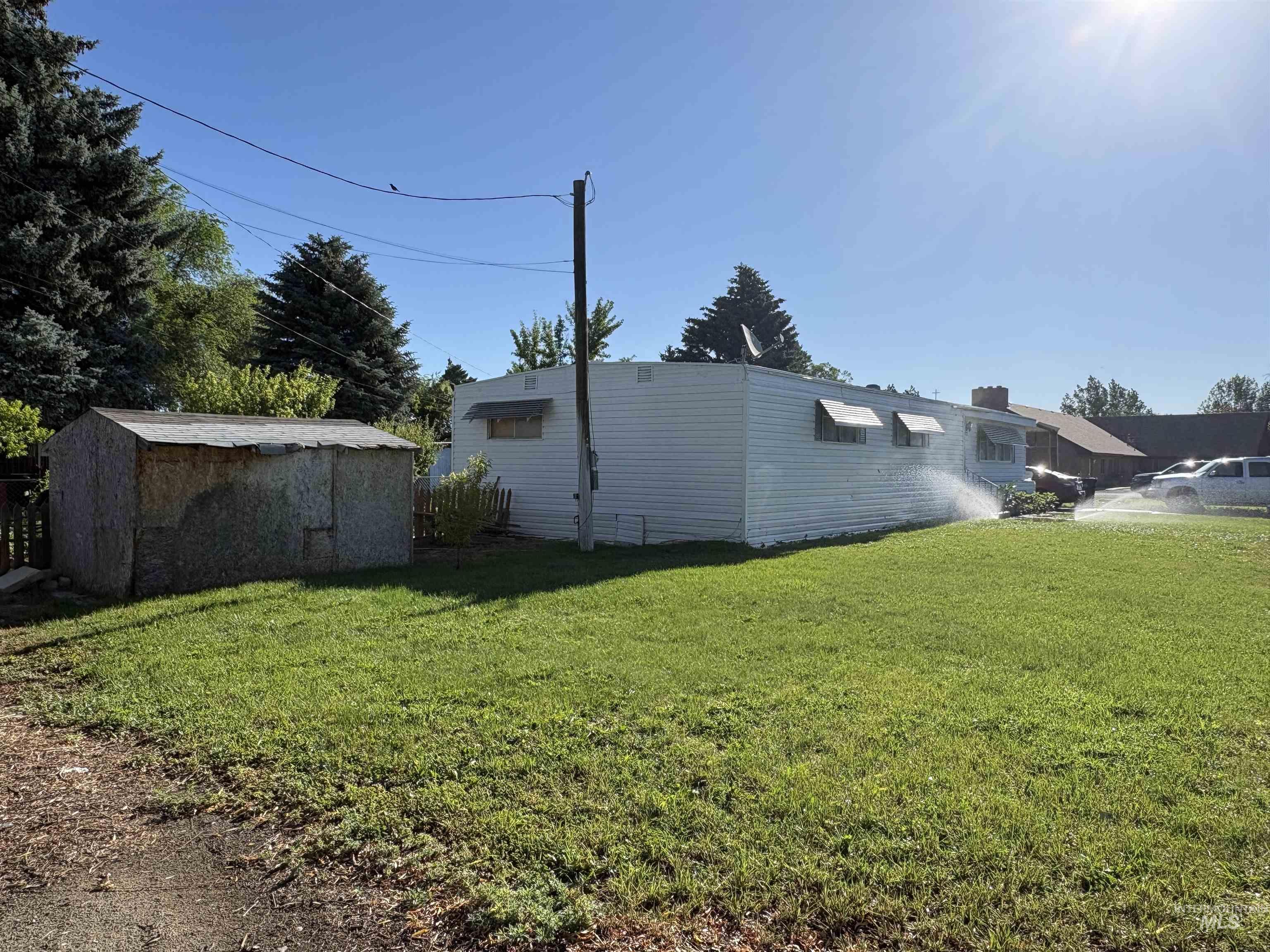 117 E 5th Street Property Photo 4