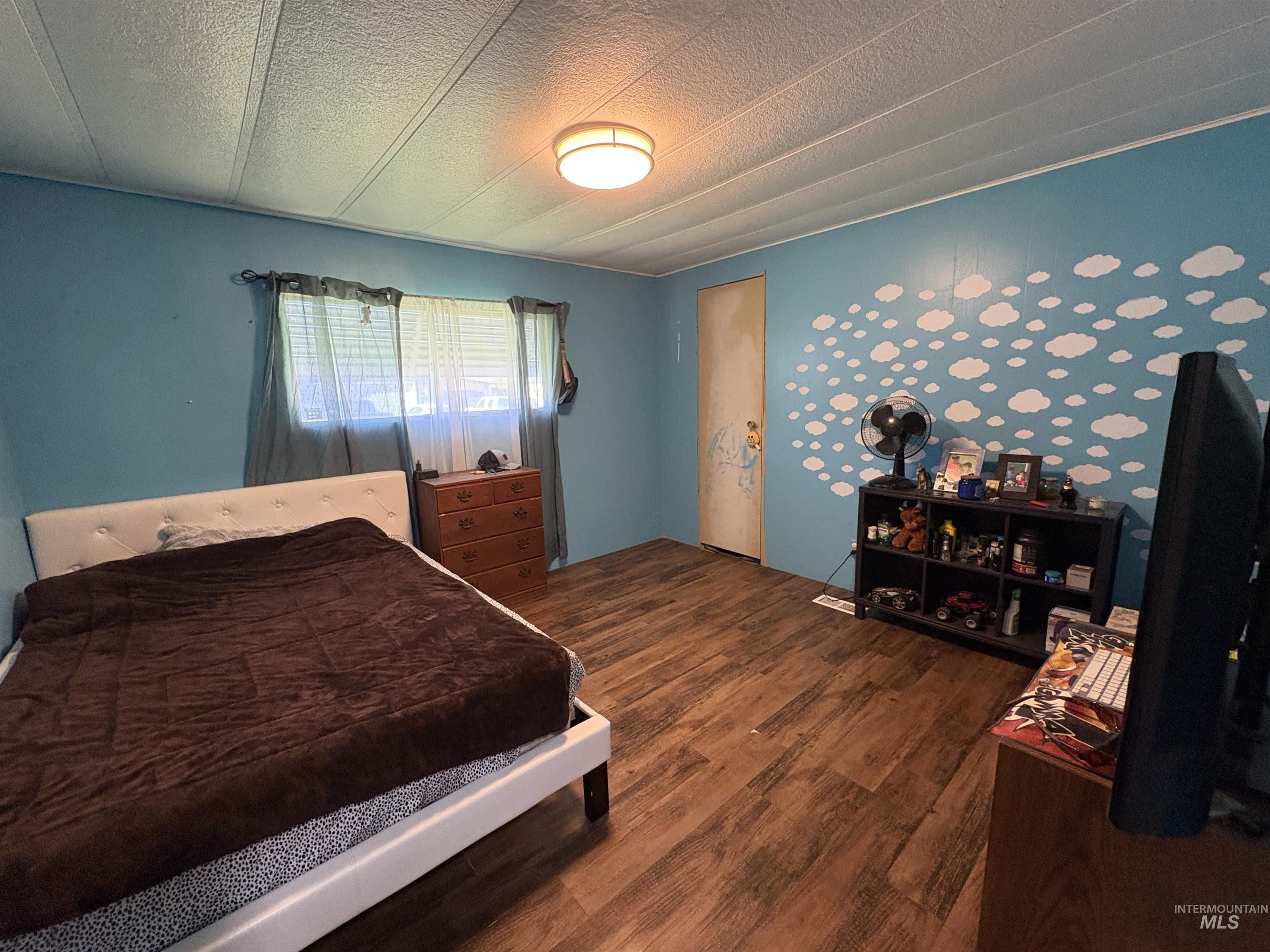 117 E 5th Street Property Photo 8