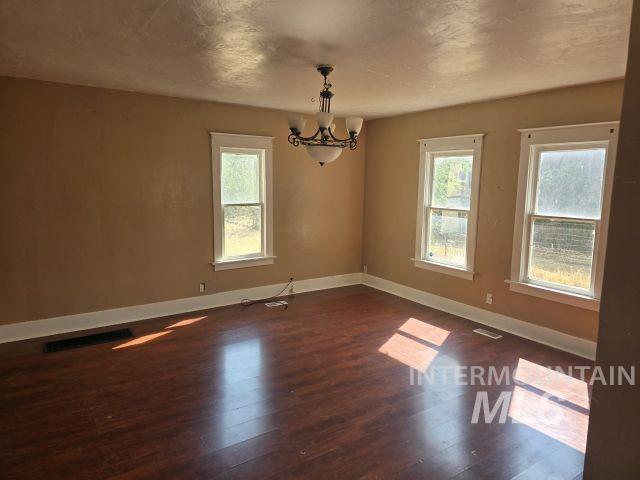 220 S 8th Ave Property Photo 2