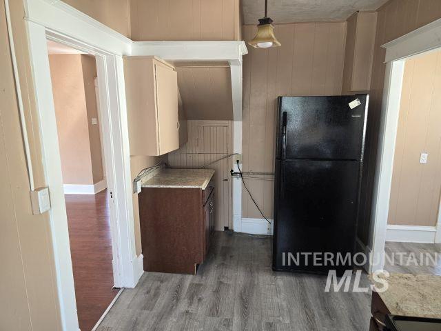 220 S 8th Ave Property Photo 4