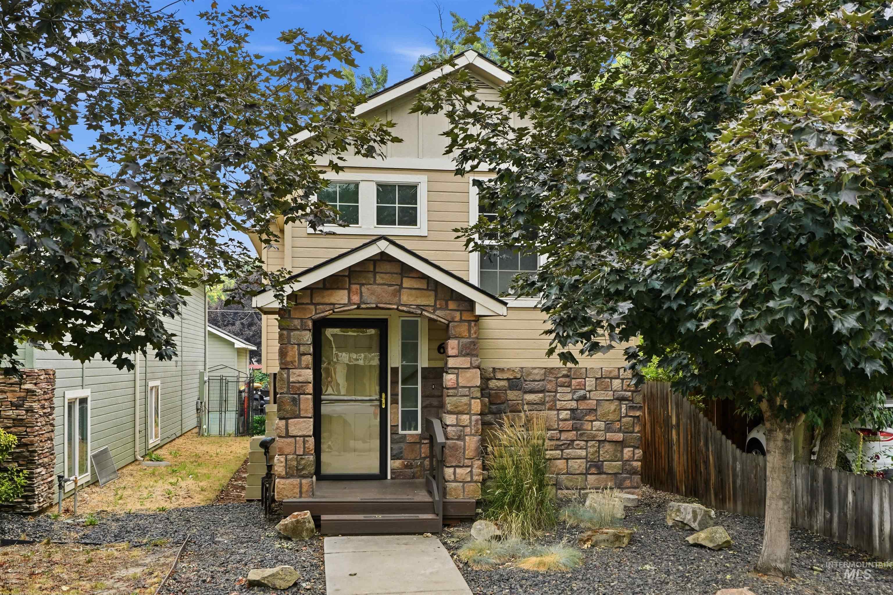 6219 W York Property Photo 1