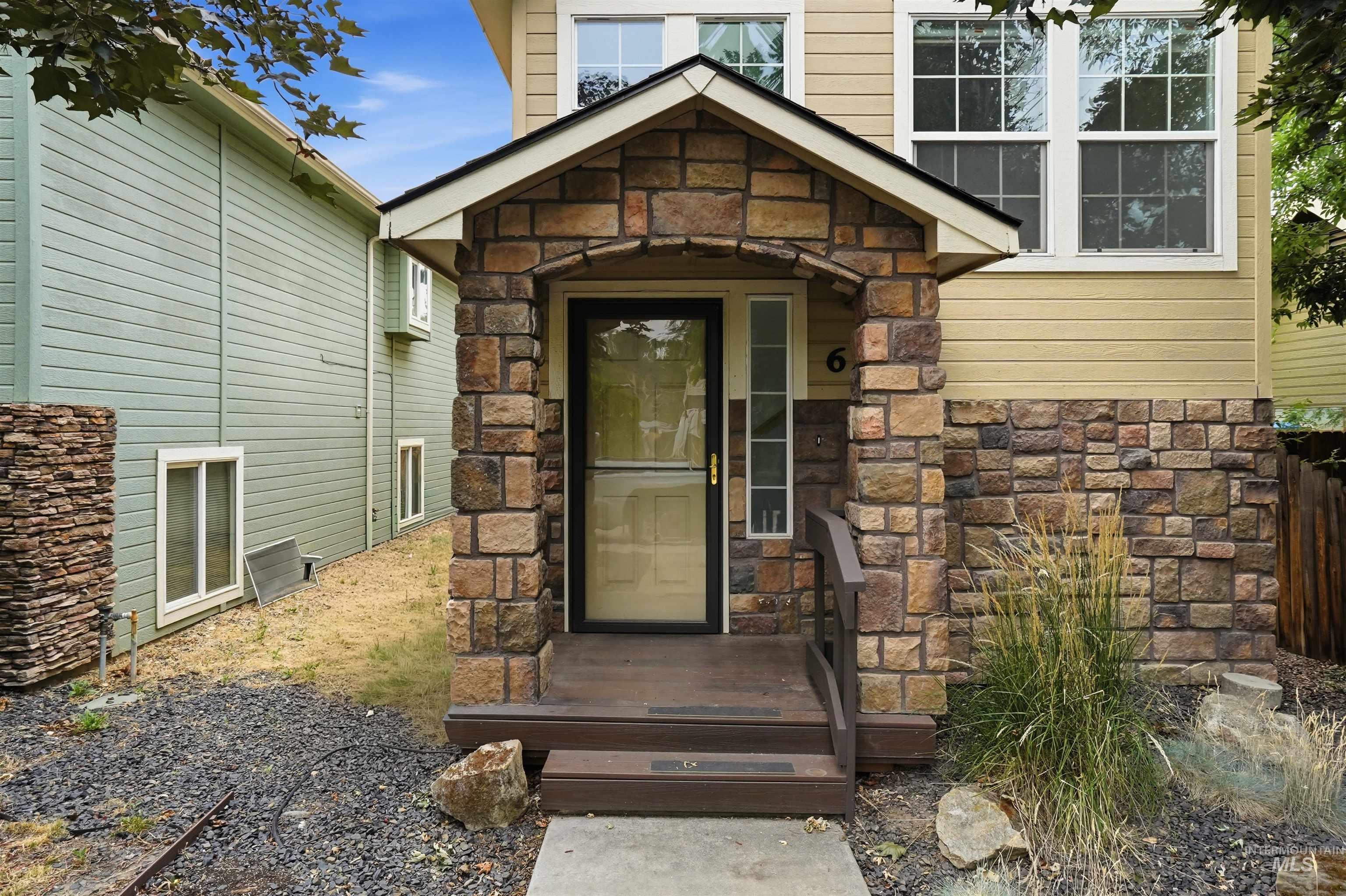 6219 W York Property Photo 2