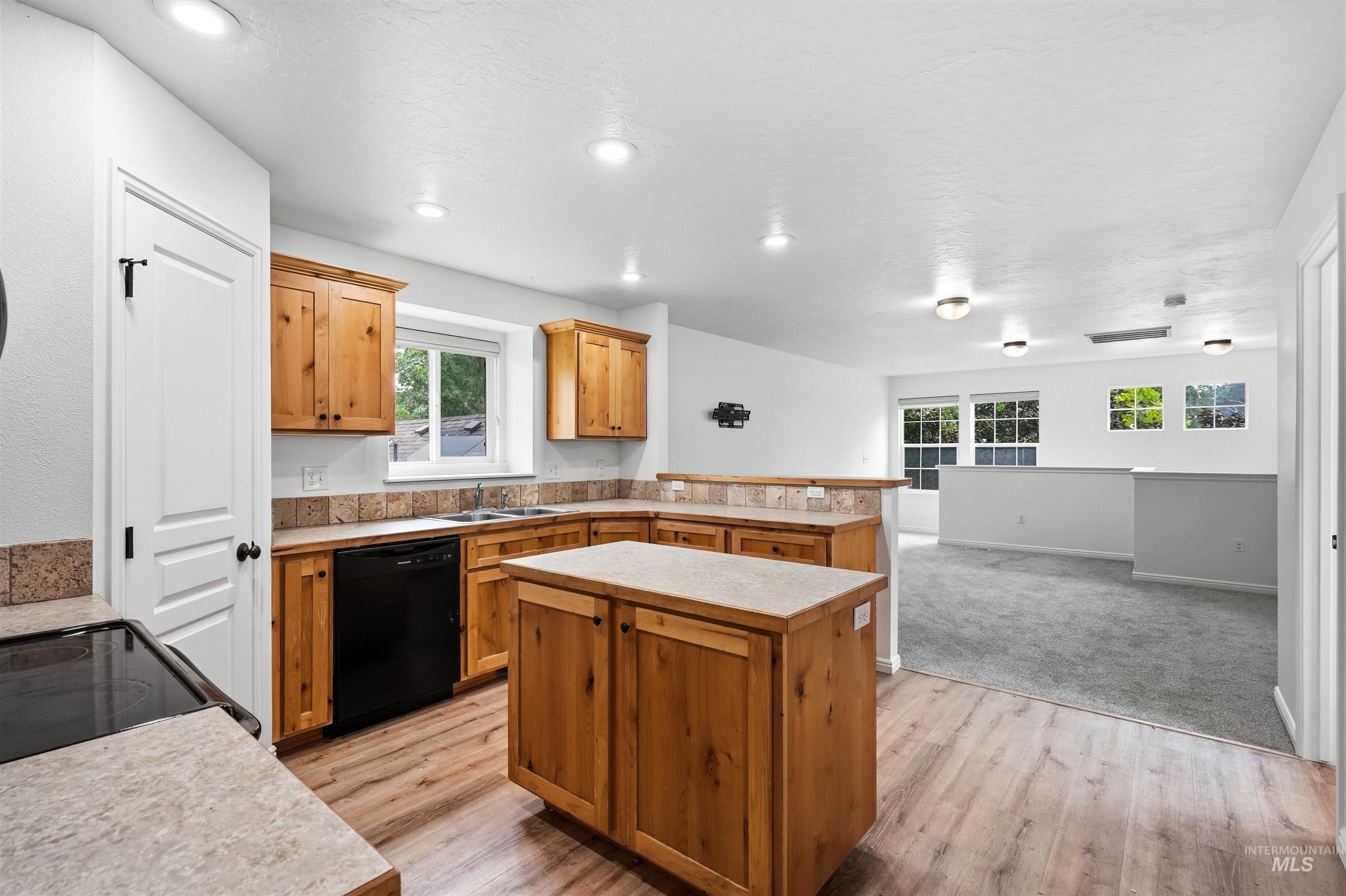 6219 W York Property Photo 9