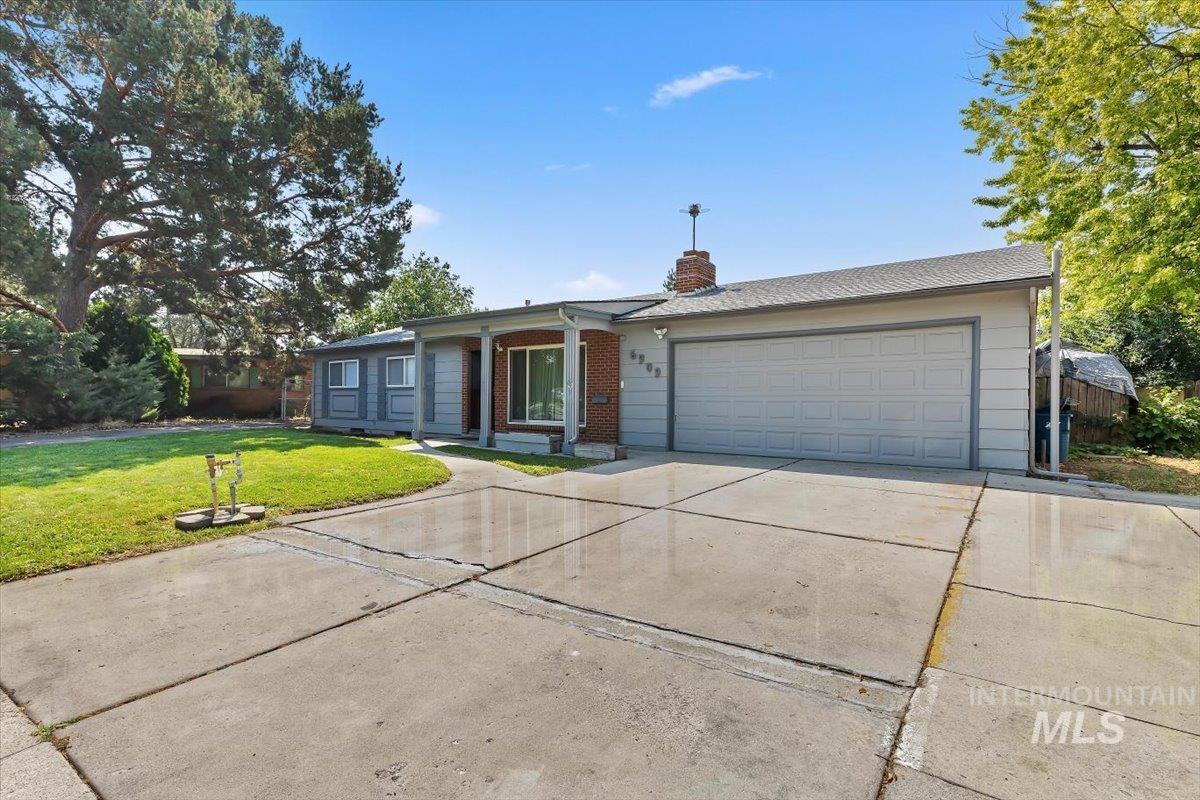 6909 W Sunnybrook Dr Property Photo 3