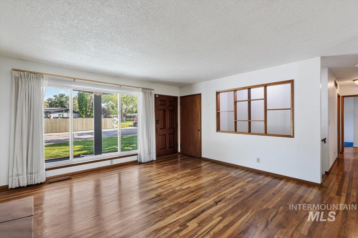 6909 W Sunnybrook Dr Property Photo 6