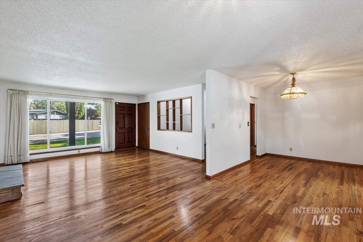 6909 W Sunnybrook Dr Property Photo 8