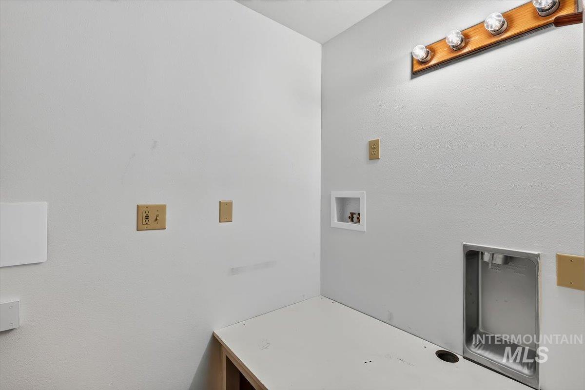 6909 W Sunnybrook Dr Property Photo 29