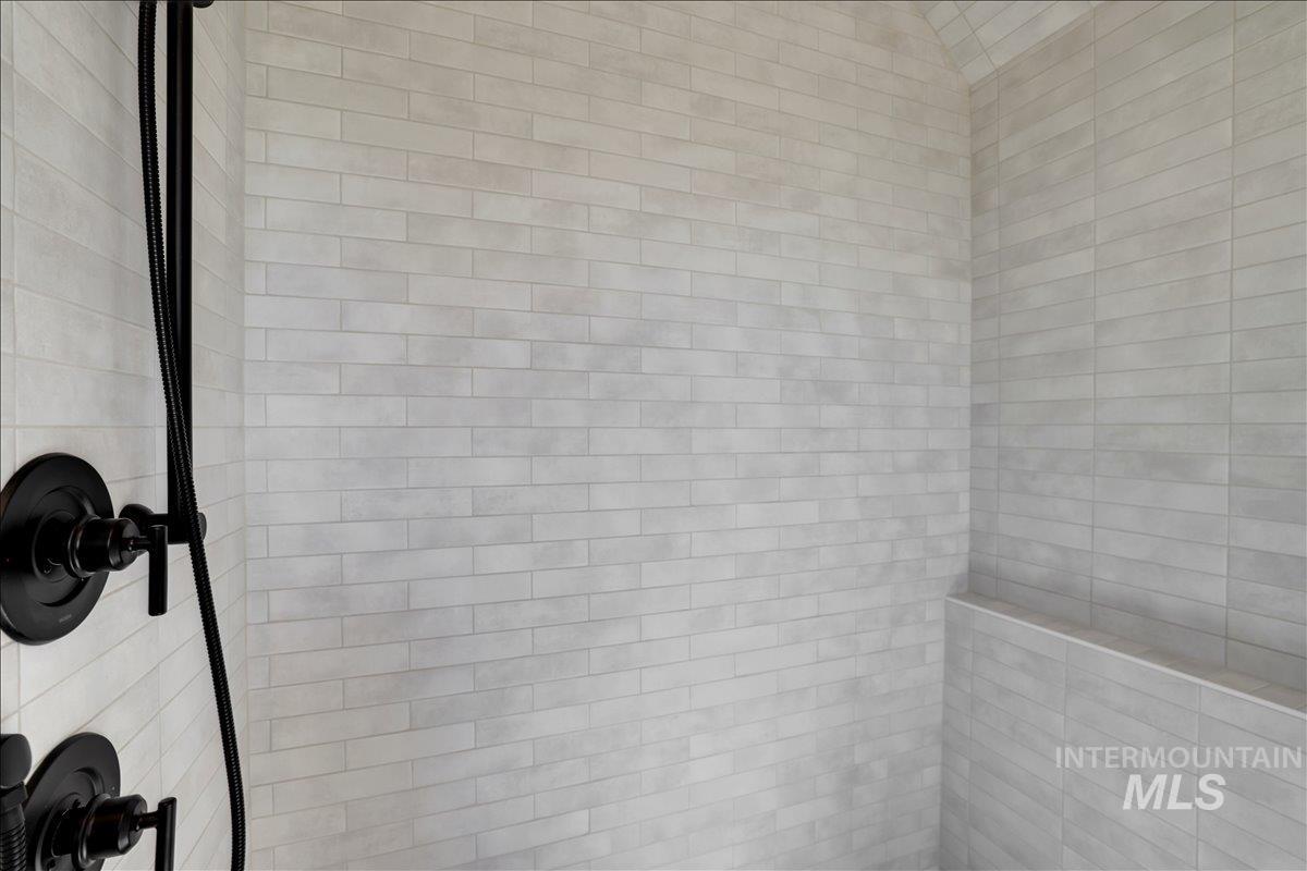 537 Canyon Mist Dr Property Photo 34