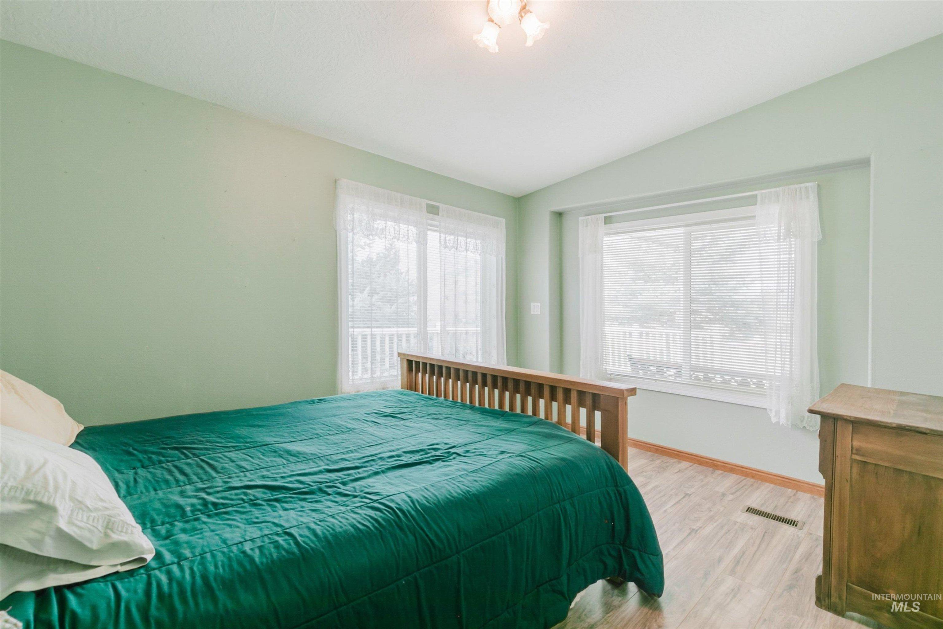 6 Norwood Ct Property Photo 17