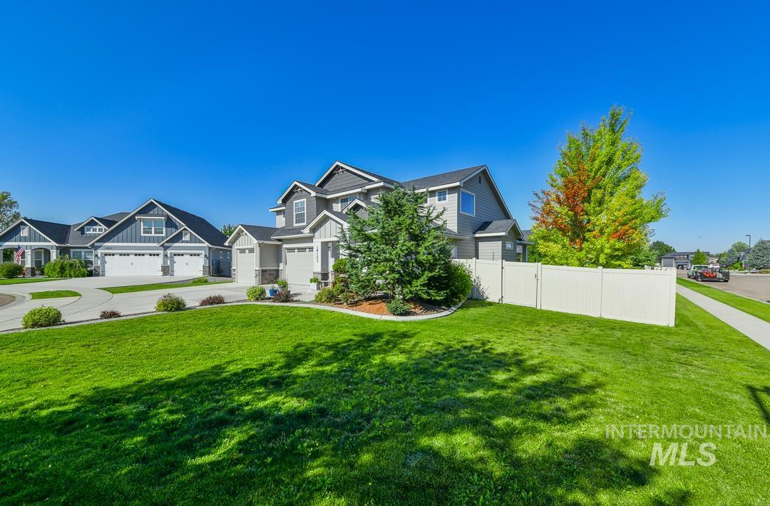 18103 N Timberlake Pl Property Photo 3