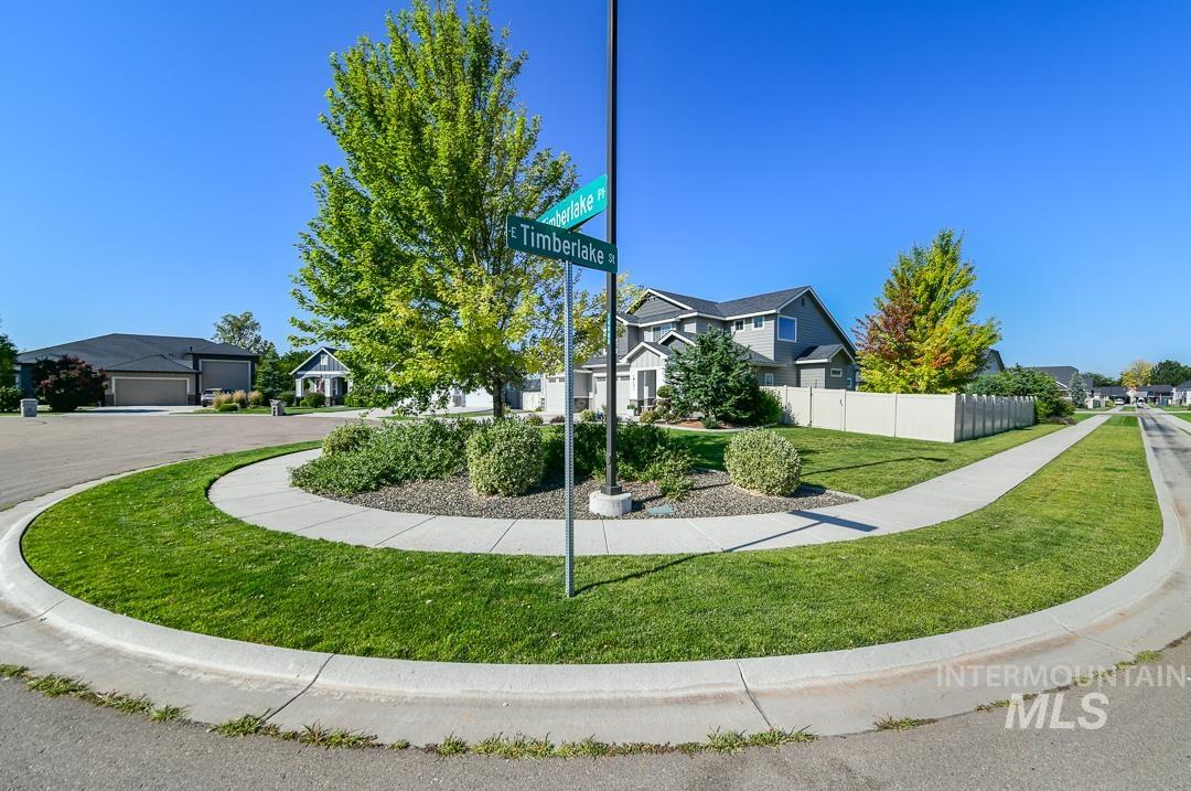 18103 N Timberlake Pl Property Photo 4