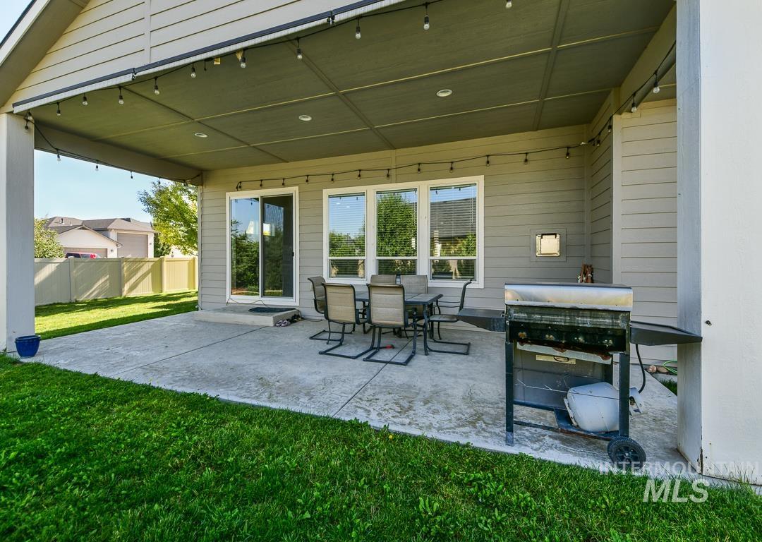18103 N Timberlake Pl Property Photo 9