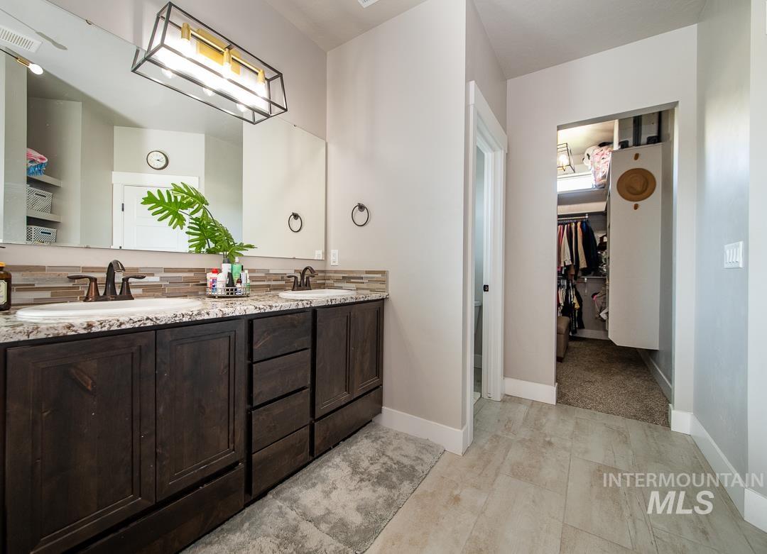 18103 N Timberlake Pl Property Photo 32