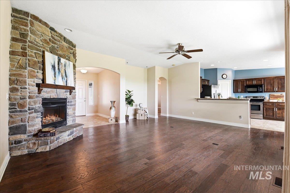 15885 Granite Peak Avenue Property Photo 10