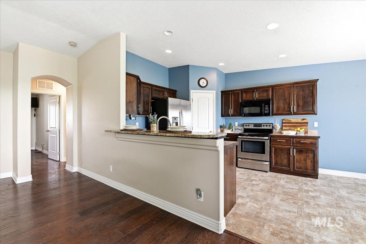 15885 Granite Peak Avenue Property Photo 12