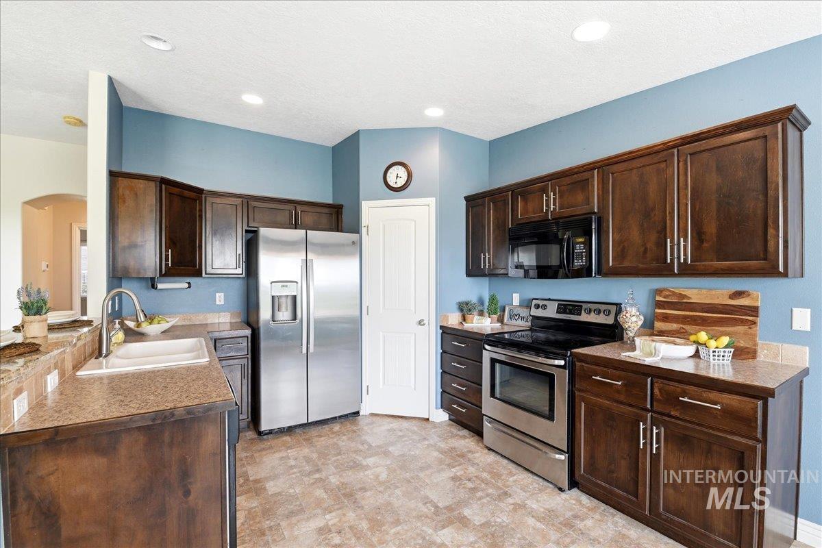 15885 Granite Peak Avenue Property Photo 13