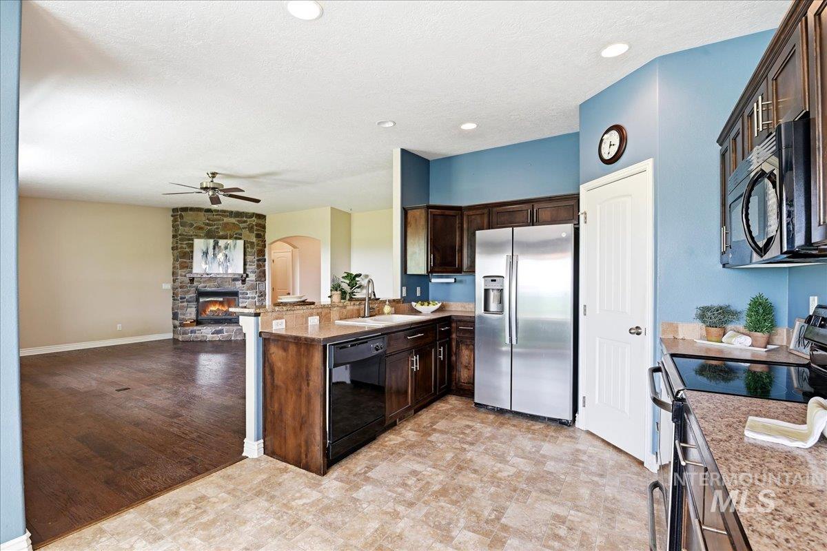 15885 Granite Peak Avenue Property Photo 14