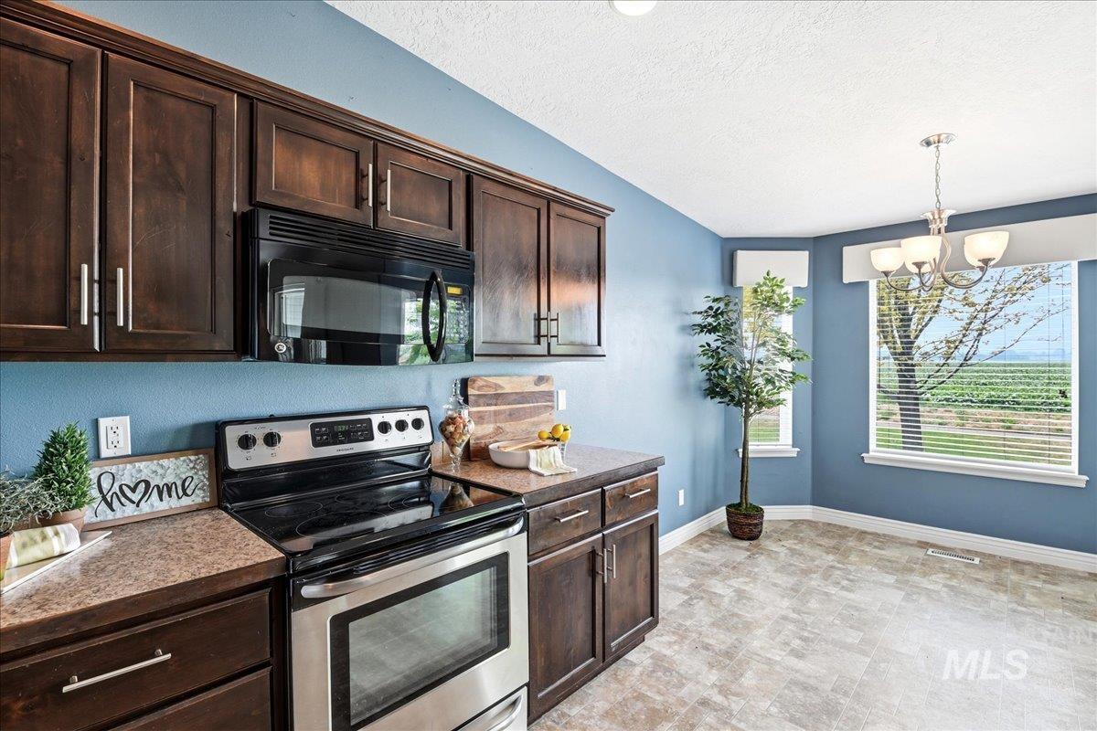 15885 Granite Peak Avenue Property Photo 16