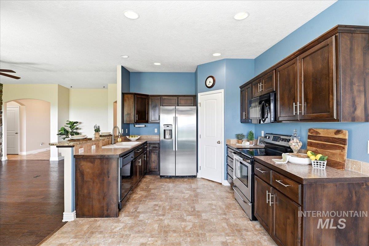 15885 Granite Peak Avenue Property Photo 17
