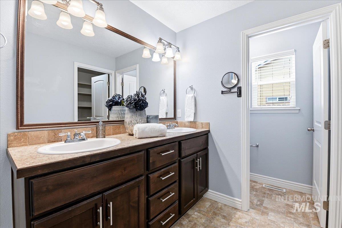 15885 Granite Peak Avenue Property Photo 23
