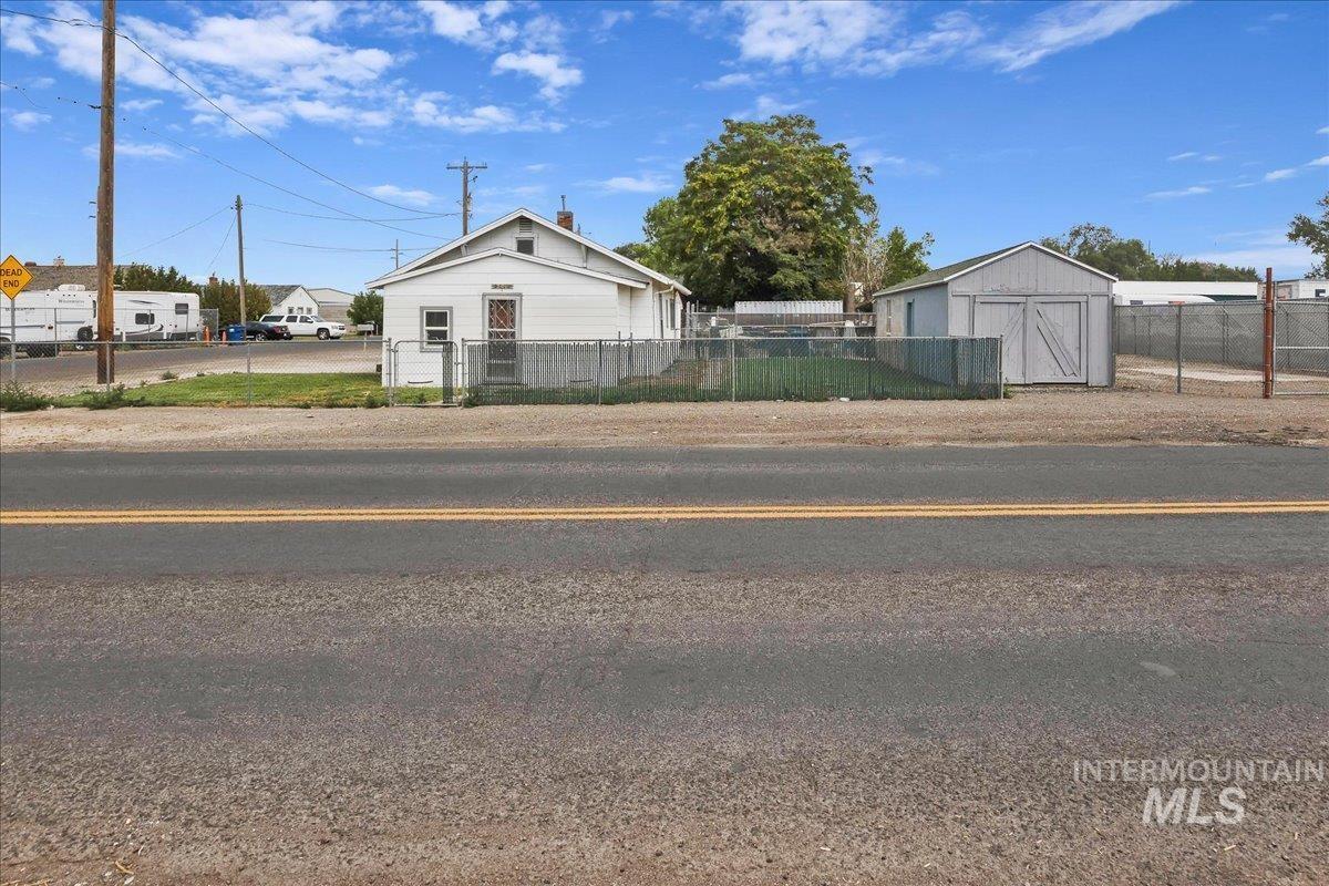 201 Locust Street South Property Photo 1