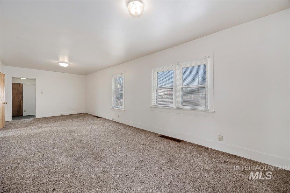 201 Locust Street South Property Photo 6