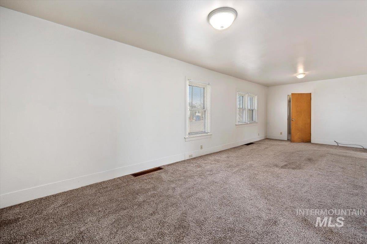 201 Locust Street South Property Photo 9